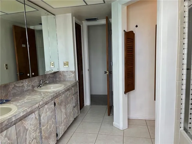 9821  Cypress Lake  DR, Fort Myers, FL 33919