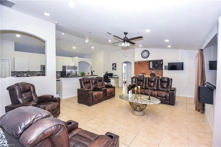 4417 29th St Sw, Lehigh Acres, Florida 33973