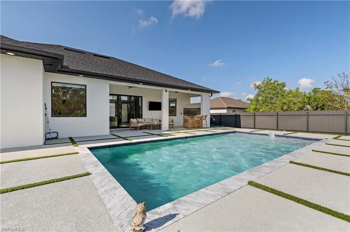 833 Sw 16th Ter, Cape Coral, Florida 33991