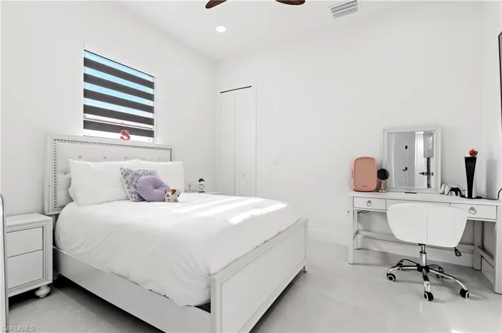 833 Sw 16th Ter, Cape Coral, Florida 33991