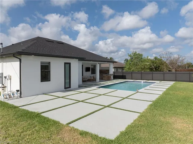 833 Sw 16th Ter, Cape Coral, Florida 33991