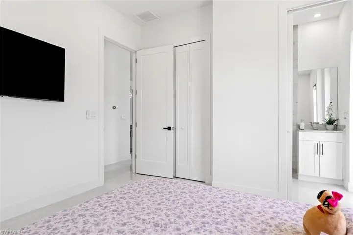 833 Sw 16th Ter, Cape Coral, Florida 33991