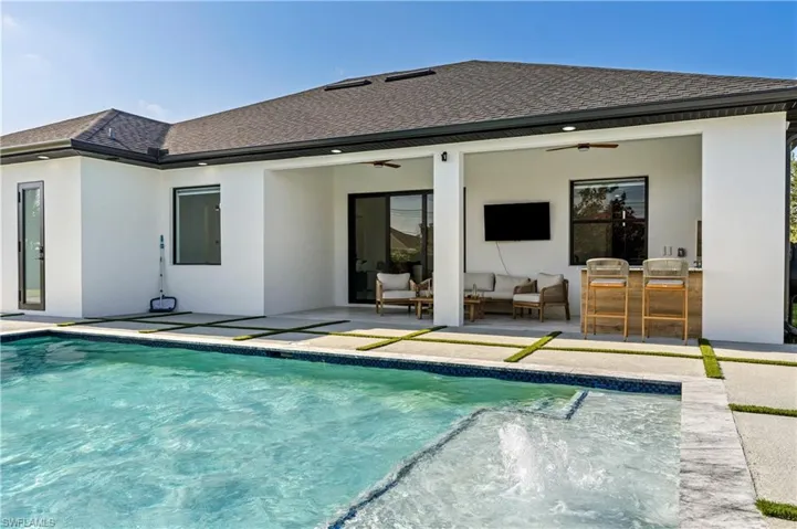 833 Sw 16th Ter, Cape Coral, Florida 33991