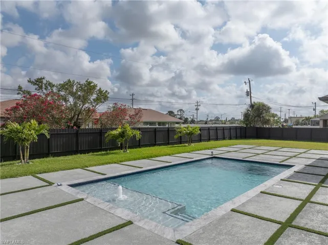 833 Sw 16th Ter, Cape Coral, Florida 33991