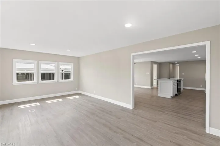 57  San Remo  CIR, Naples, FL 34112