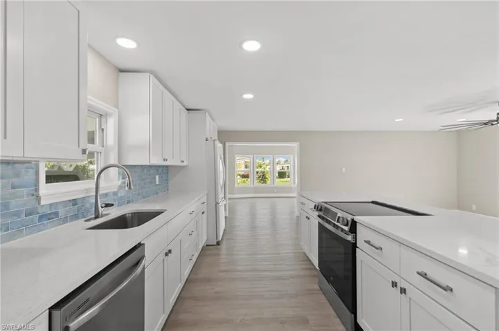 57  San Remo  CIR, Naples, FL 34112