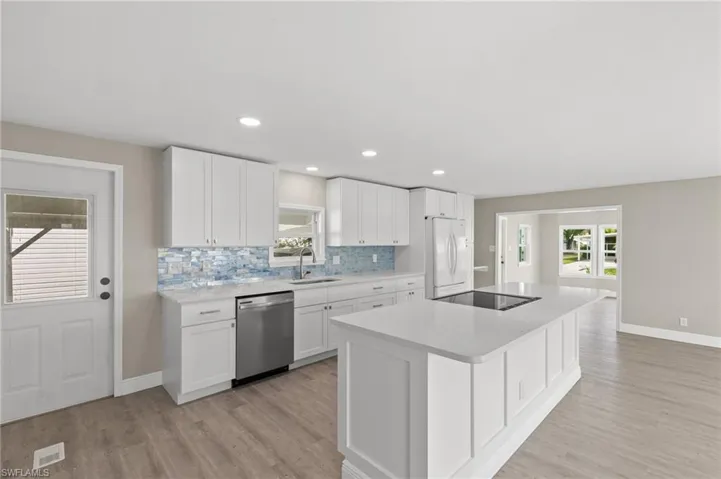 57  San Remo  CIR, Naples, FL 34112