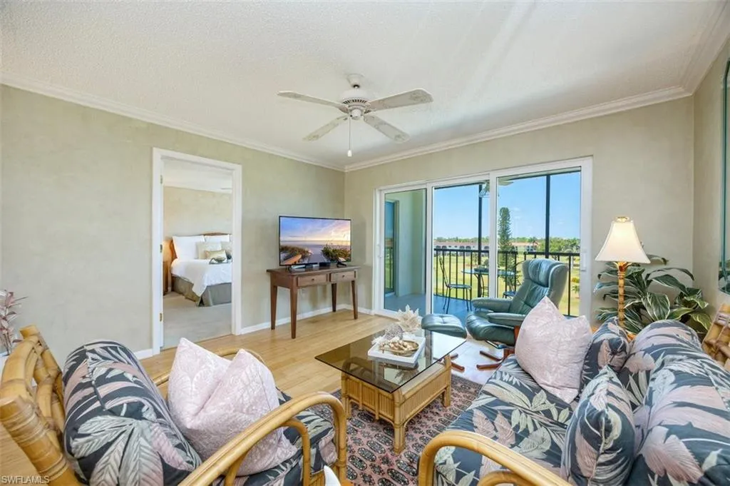 21 High Point CIR, Naples, FL 34103,225045214