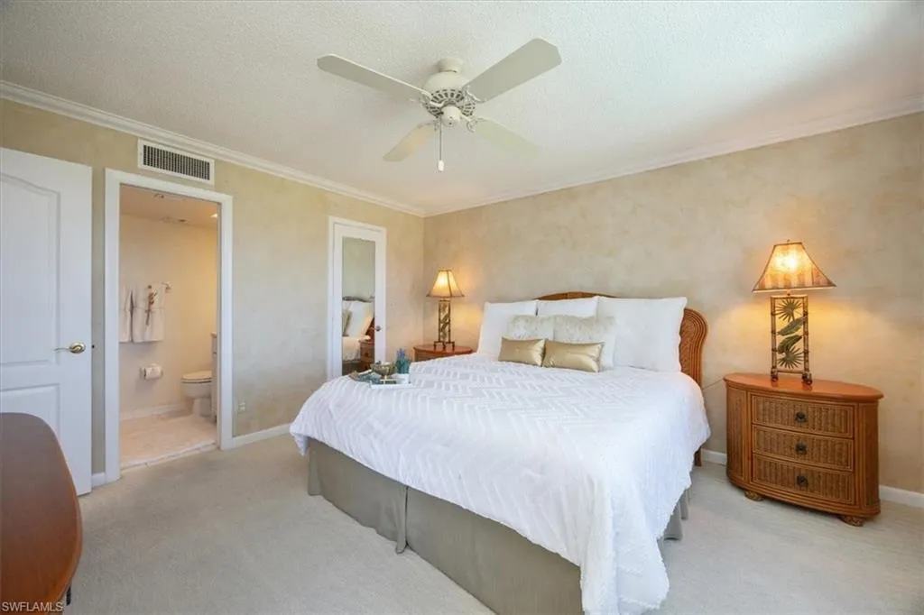21 High Point CIR, Naples, FL 34103,225045214