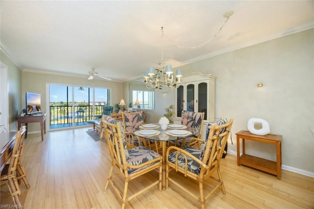 21 High Point CIR, Naples, FL 34103,225045214