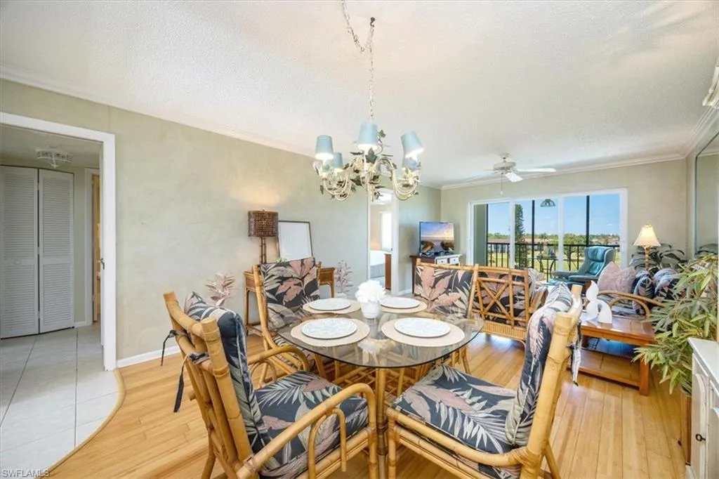 21 High Point CIR, Naples, FL 34103,225045214