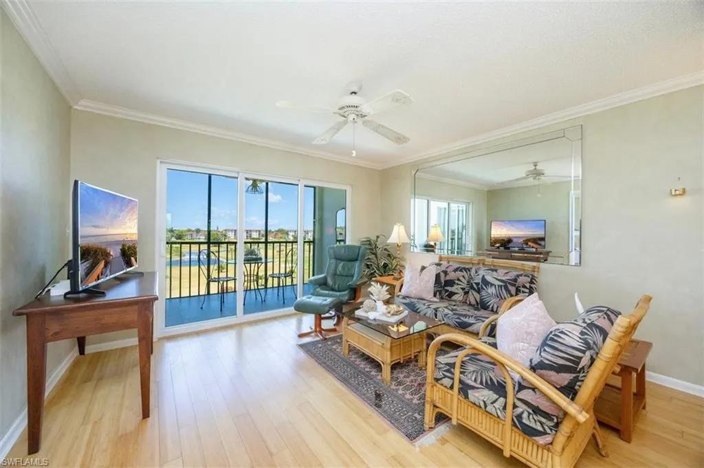 21 High Point CIR, Naples, FL 34103,225045214