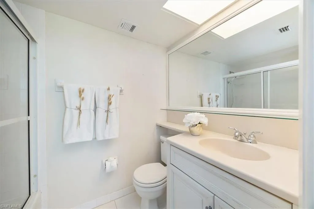 21 High Point CIR, Naples, FL 34103,225045214