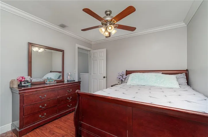 Second bedroom.