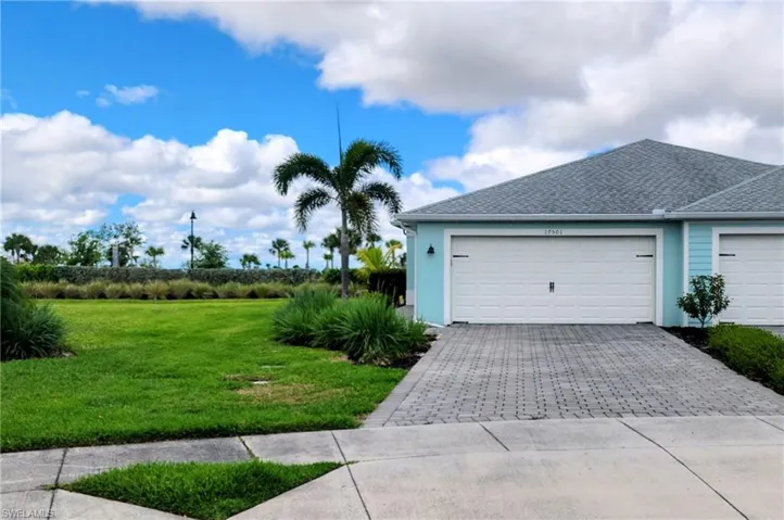 Villa with 2 car garage & larger lot