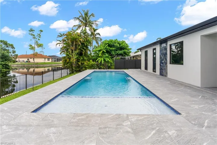 305 Sw 15th Ter, Cape Coral, Florida 33991
