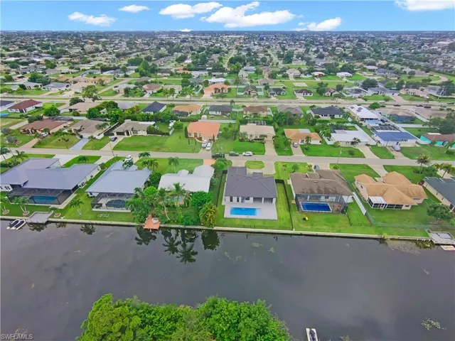 305 Sw 15th Ter, Cape Coral, Florida 33991