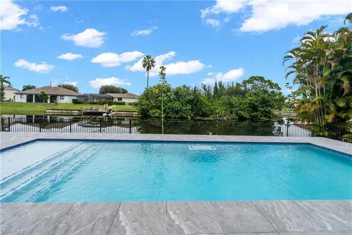 305 Sw 15th Ter, Cape Coral, Florida 33991