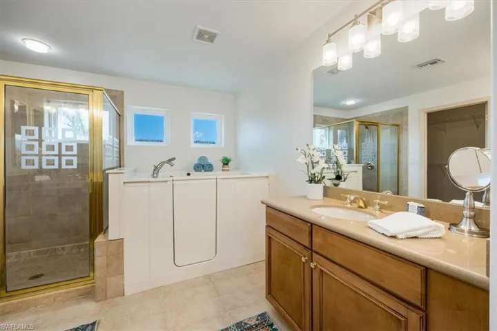 14630  Fern Lake  CT, Naples, FL 34114
