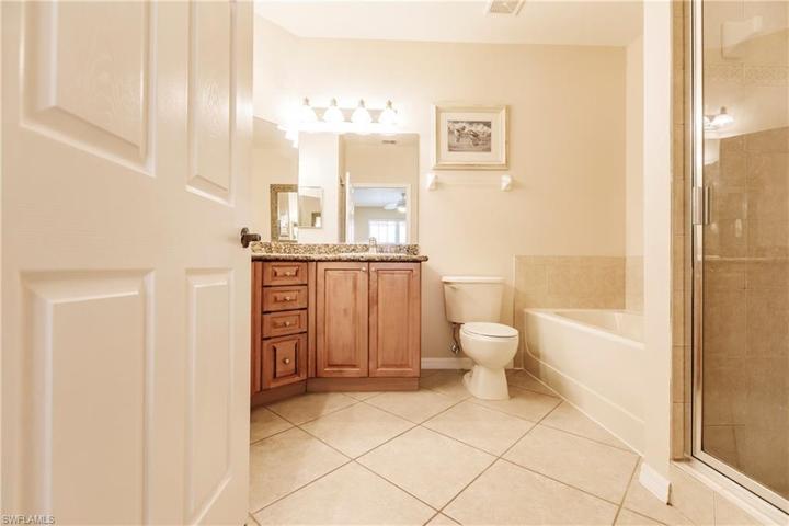 1872  Concordia Lake  CIR, Cape Coral, FL 33909