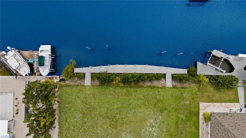 3831 Galt Island AVE, ST. JAMES CITY FL 33956