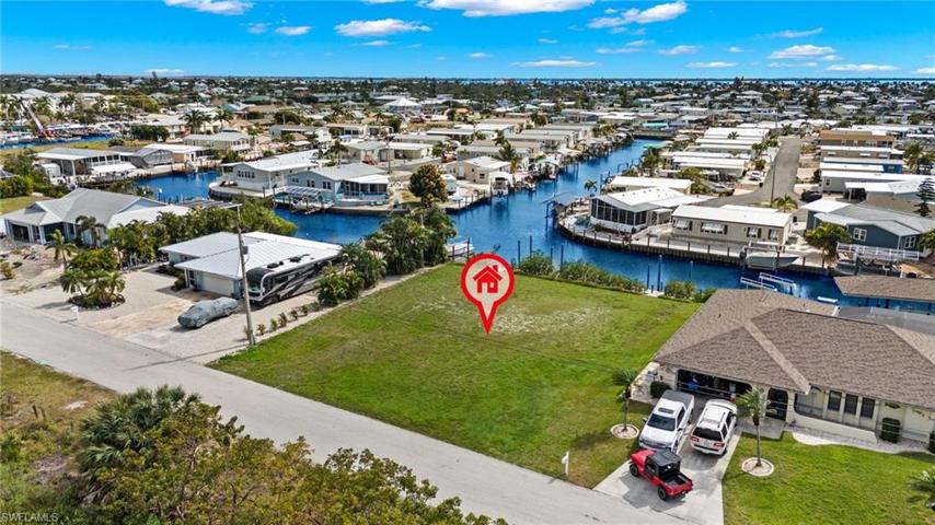 3831 Galt Island AVE, ST. JAMES CITY FL 33956