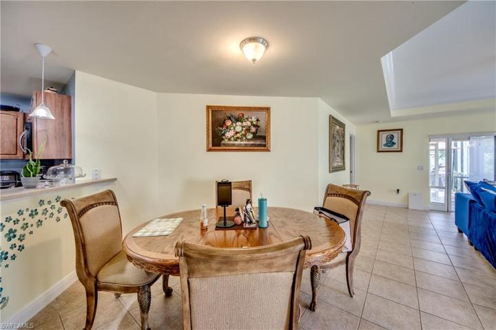 Dining table & room