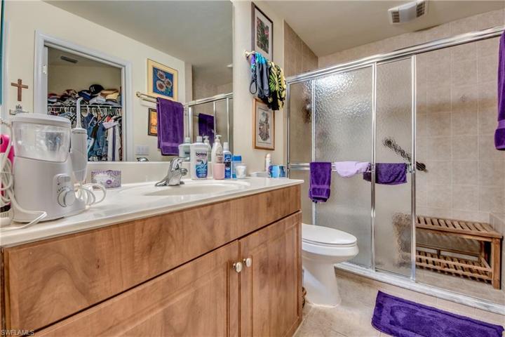 Master bathroo
