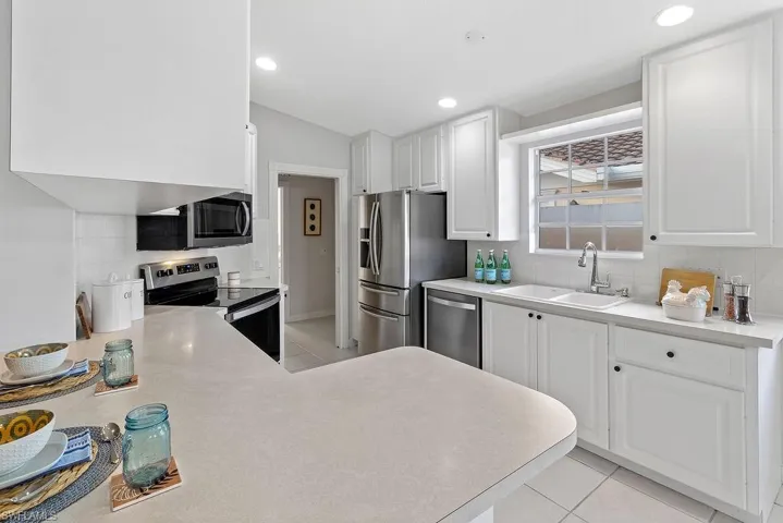 Light and bright kitchen perfect for preparing family meals