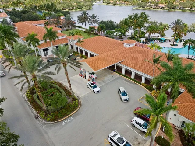 Amazing restaurant, gast station, nail salon and more!