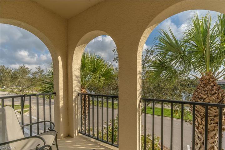 8290 Josefa WAY, NAPLES FL 34114