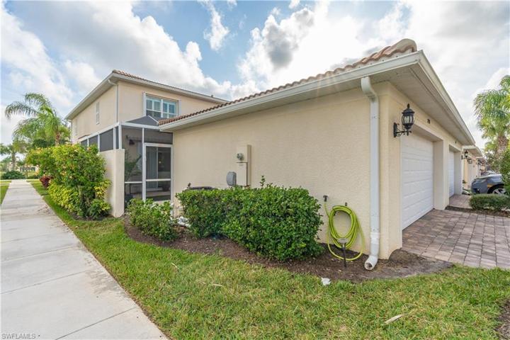 8290 Josefa WAY, NAPLES FL 34114