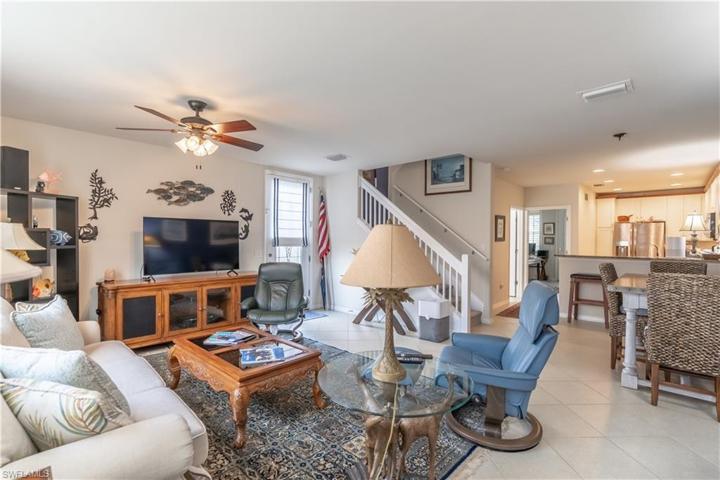 8290 Josefa WAY, NAPLES FL 34114