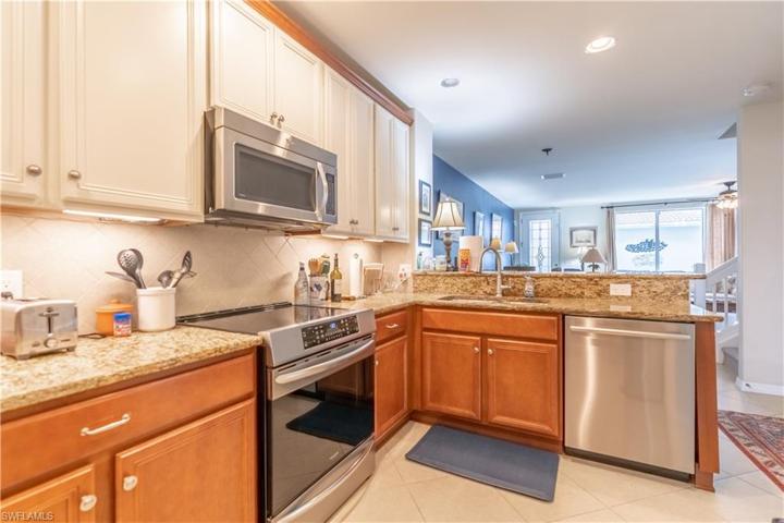 8290 Josefa WAY, NAPLES FL 34114