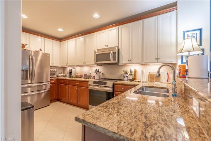 8290 Josefa WAY, NAPLES FL 34114