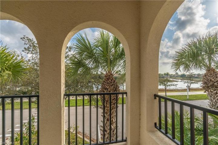 8290 Josefa WAY, NAPLES FL 34114