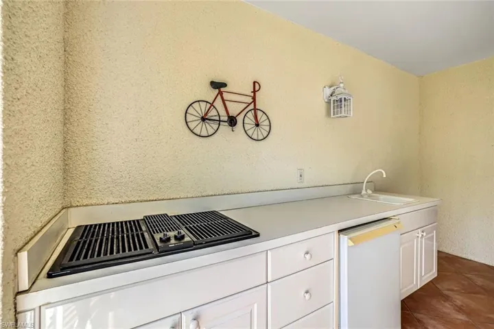 SUMMER KITCHEN