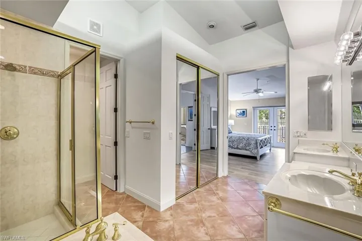 MASTER BATH SHOWER & WAKIN CLOSET