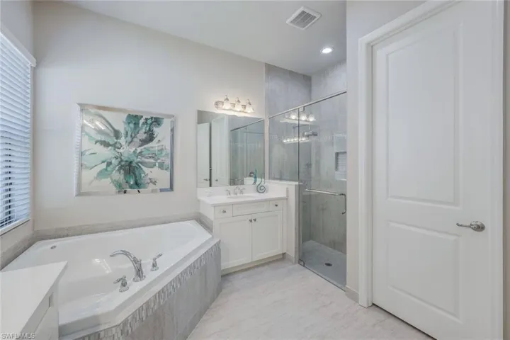 4122  Aspen Chase  DR, Naples, FL 34119