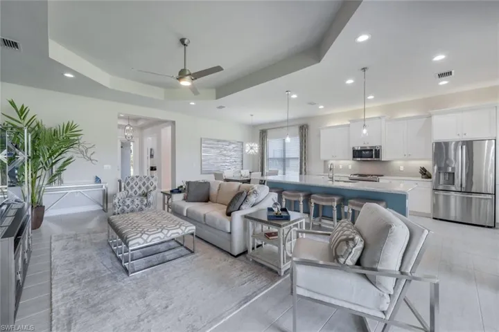 4122  Aspen Chase  DR, Naples, FL 34119