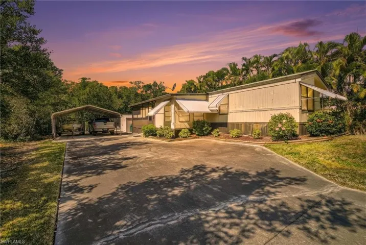 33 Plantation Dr, Everglades City, Florida 34139