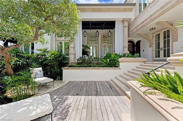 3675 Gordon Dr, Naples, Florida 34102