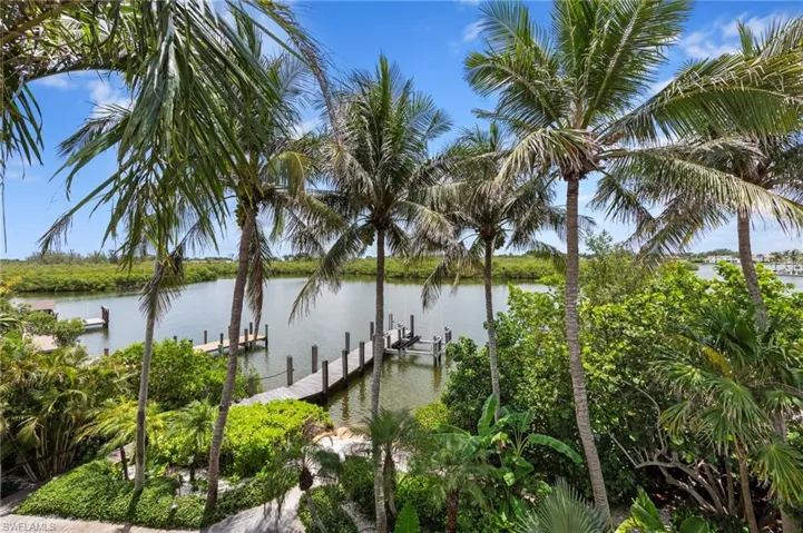 3675 Gordon Dr, Naples, Florida 34102