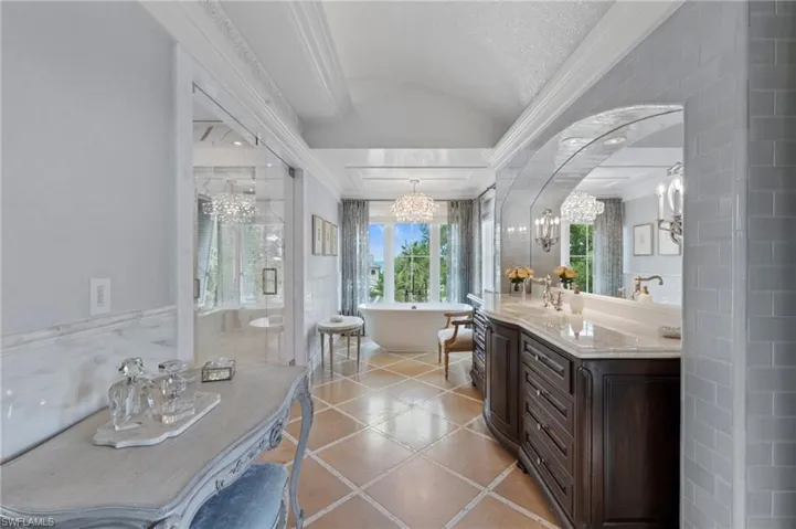 3675 Gordon Dr, Naples, Florida 34102