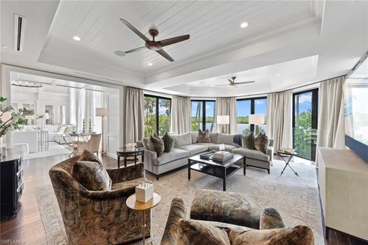 3675 Gordon Dr, Naples, Florida 34102