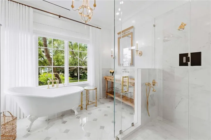 3675 Gordon Dr, Naples, Florida 34102