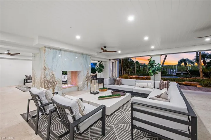 3675 Gordon Dr, Naples, Florida 34102