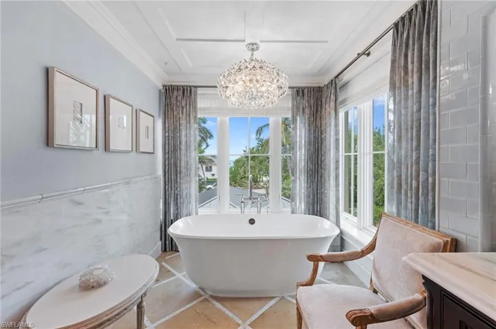 3675 Gordon Dr, Naples, Florida 34102