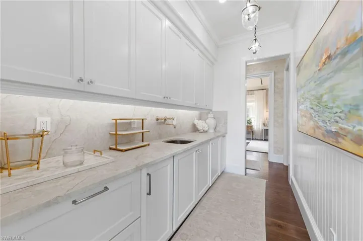 3675 Gordon Dr, Naples, Florida 34102