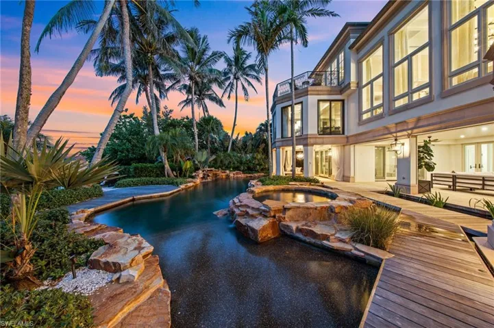 3675 Gordon Dr, Naples, Florida 34102